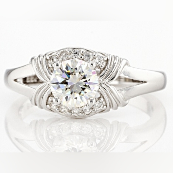 Sparkling Strontium Titanate Ring in Sterling Silver Sz 8 - Picture 2 of 7